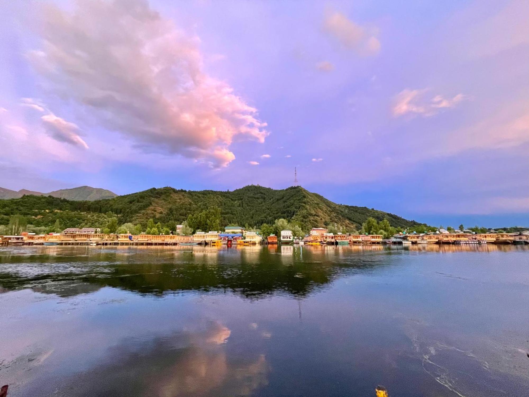 New Sea Palace Houseboats Σριναγκάρ Εξωτερικό φωτογραφία