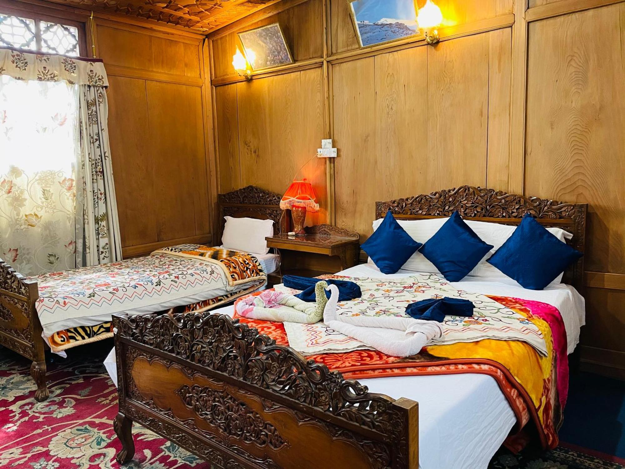 New Sea Palace Houseboats Σριναγκάρ Εξωτερικό φωτογραφία