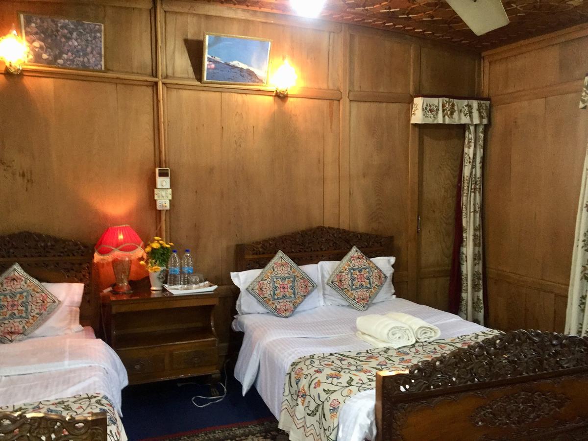 New Sea Palace Houseboats Σριναγκάρ Εξωτερικό φωτογραφία