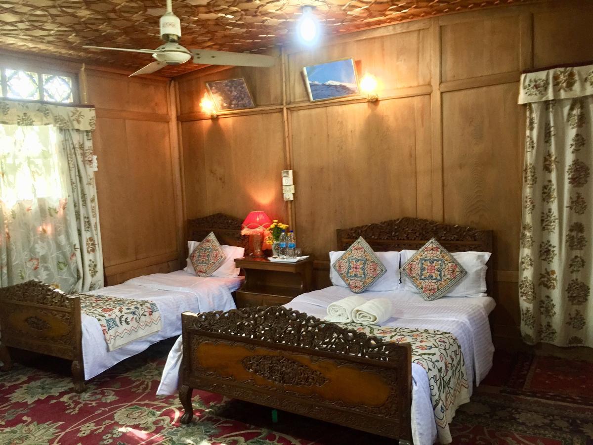 New Sea Palace Houseboats Σριναγκάρ Εξωτερικό φωτογραφία