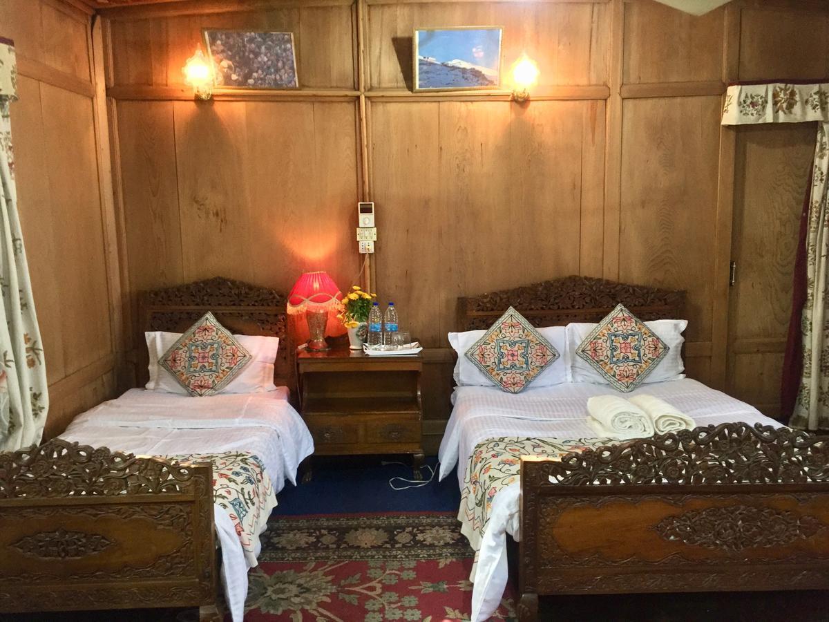 New Sea Palace Houseboats Σριναγκάρ Εξωτερικό φωτογραφία
