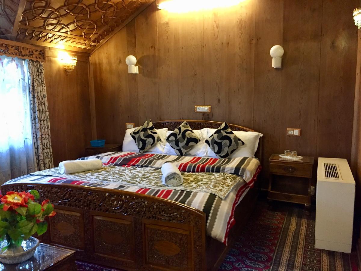 New Sea Palace Houseboats Σριναγκάρ Εξωτερικό φωτογραφία