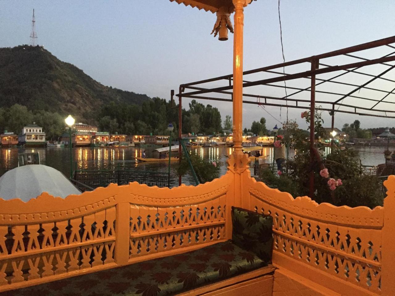 New Sea Palace Houseboats Σριναγκάρ Εξωτερικό φωτογραφία
